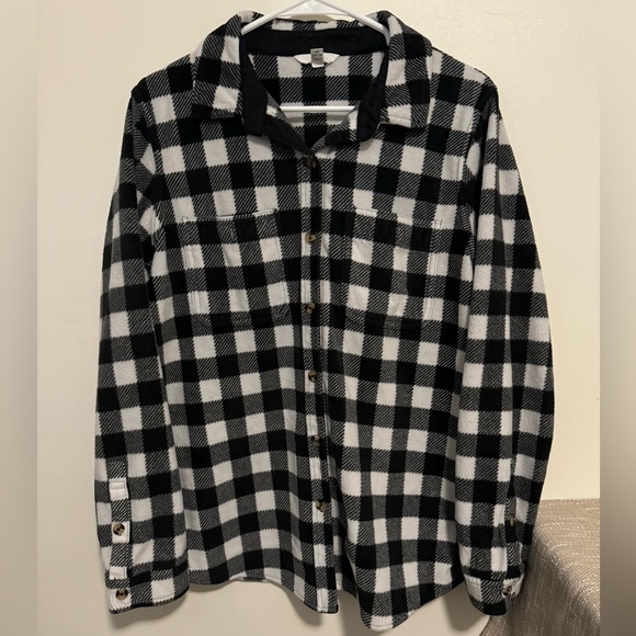 Time&Tru Soft Black and White Plaid Longsleeve Flannel - Picture 1 of 4